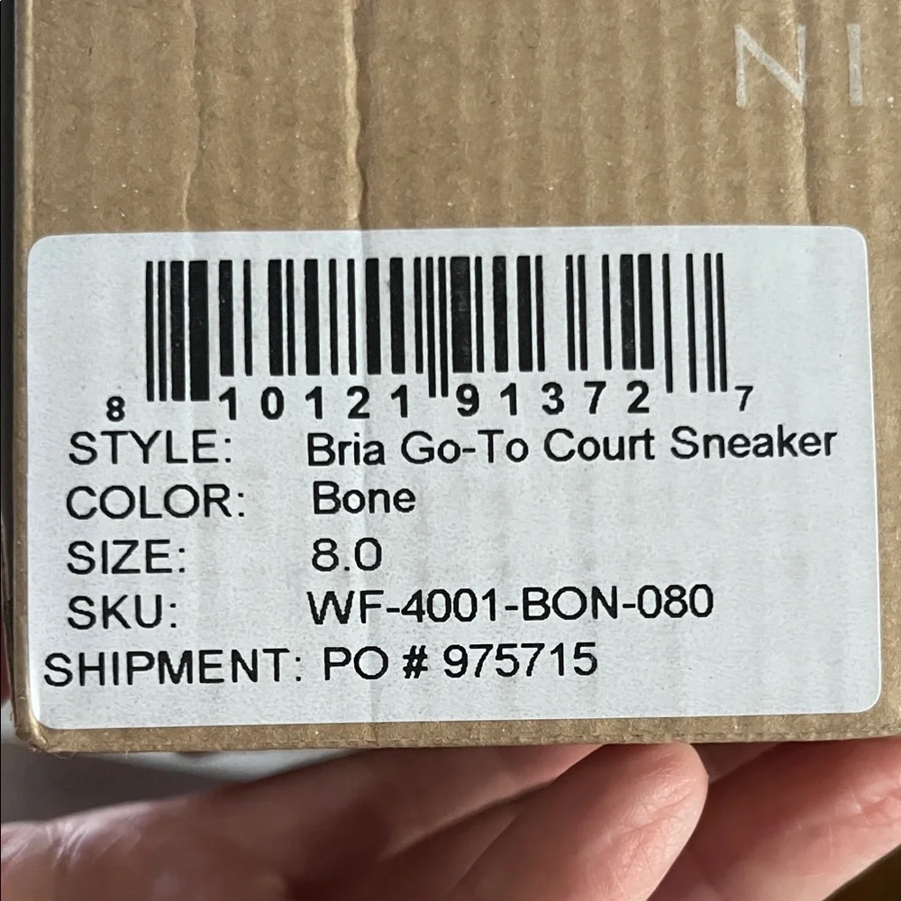 Nisolo Bria Court Sneaker in Light Beige - Picture 4 of 6